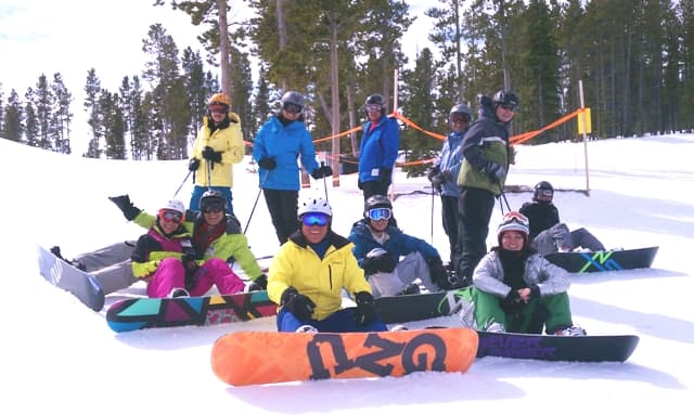 Hawaii Ski Club members together on the slopes